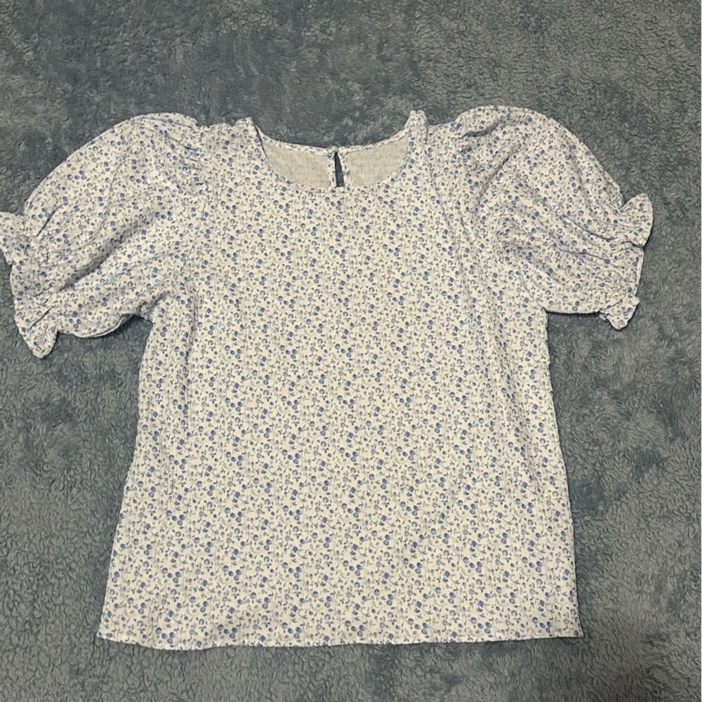 Source Unknown Blue Floral Blouse